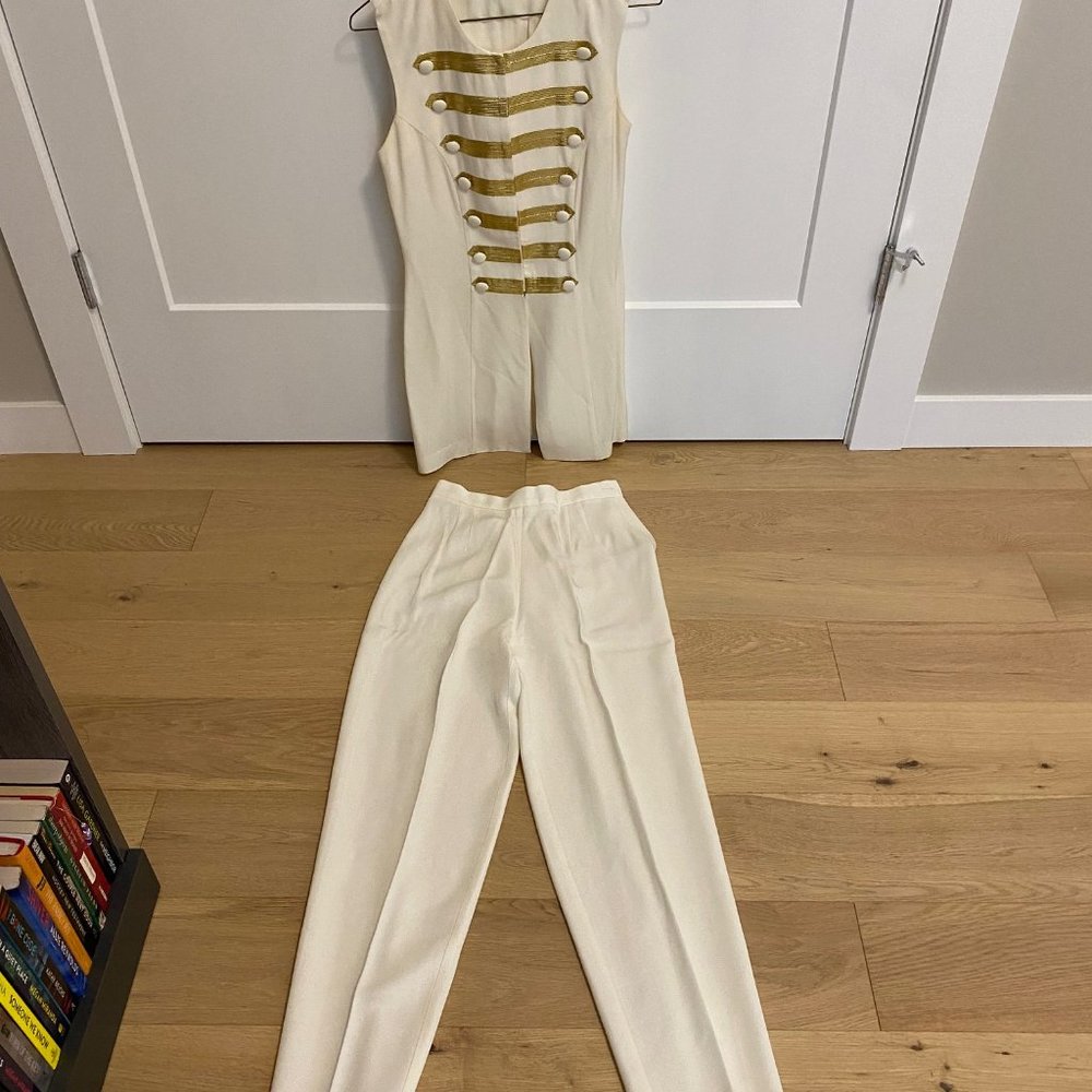 Sleeveless pant suit